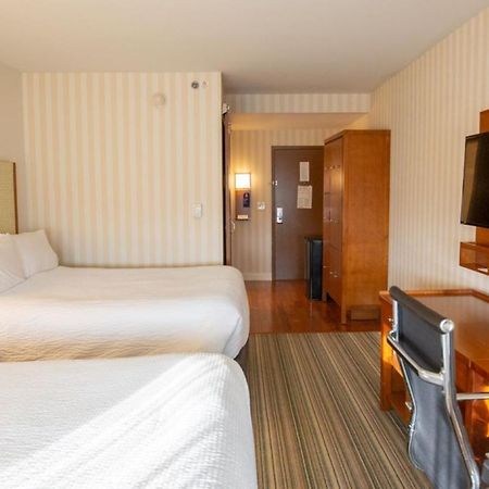 Holiday Inn Express Columbus Airport Easton Exteriör bild