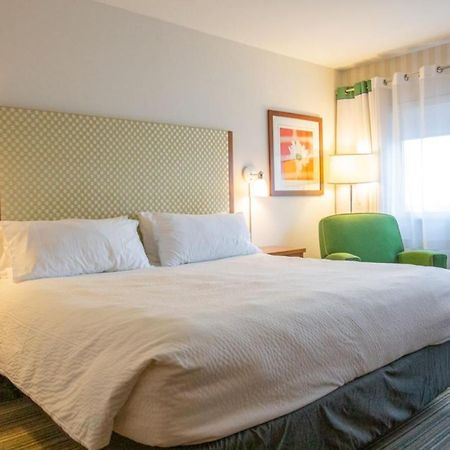 Holiday Inn Express Columbus Airport Easton Exteriör bild