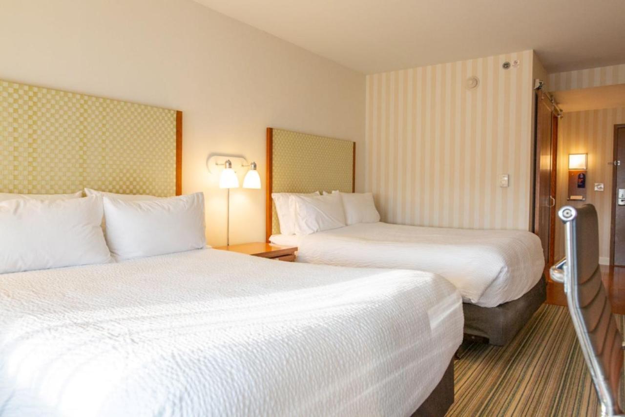 Holiday Inn Express Columbus Airport Easton Exteriör bild