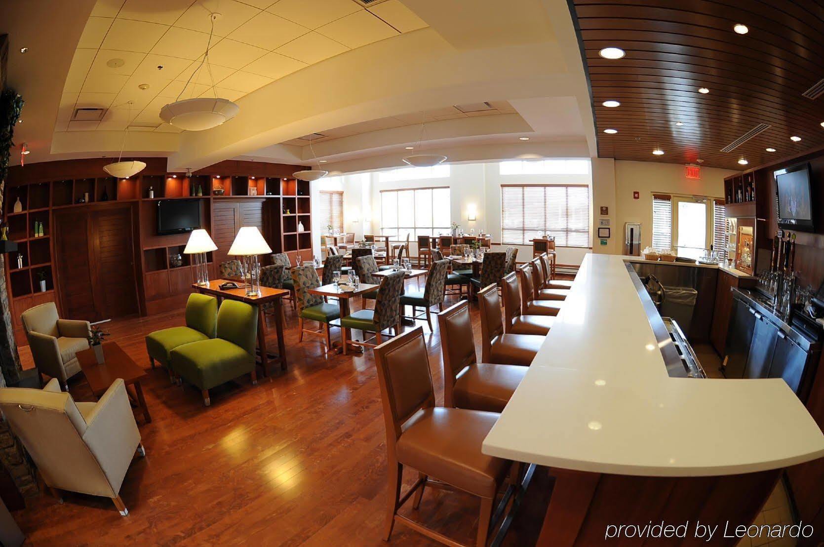 Holiday Inn Express Columbus Airport Easton Restaurang bild